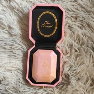 Too Faced Pink Diamond Highlighter